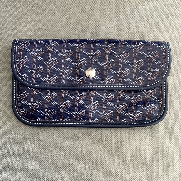 Goyard Handbags - Authentic Goyard Pouch